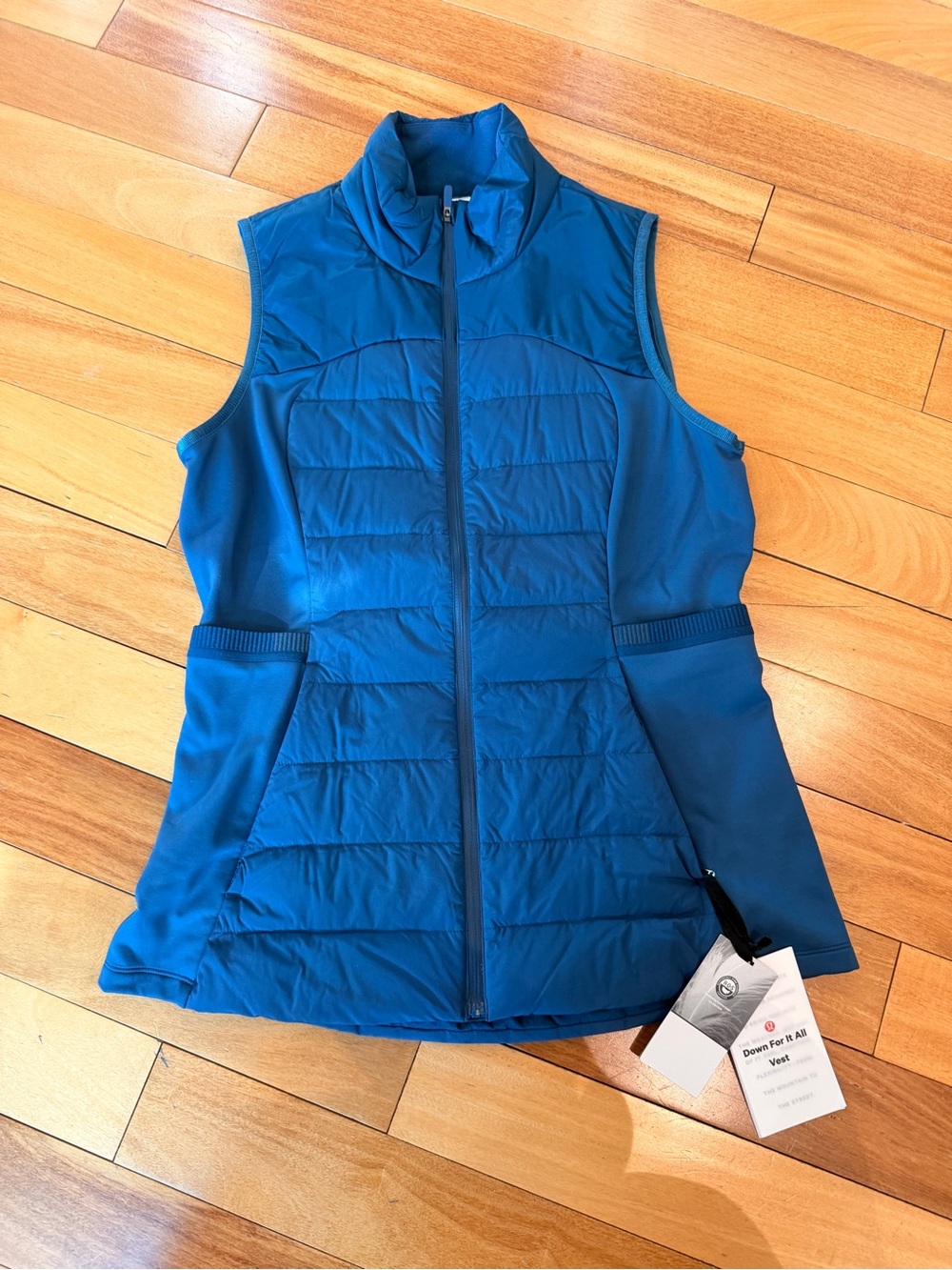 NWT lululemon athletica down for it all Vest